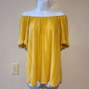 New (no tags) Off shoulder top.